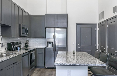 North Chesterfield Apartment | Modern Apartment in Prime Location (ID5873X17)
