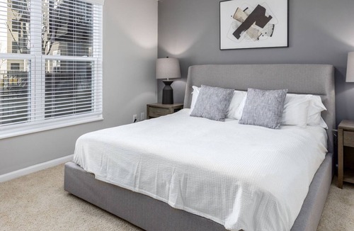 Northwest Columbus Apartment | Modern Apartment in Prime Location (ID8193X50)