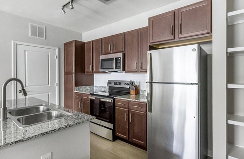 League City Apartment | Modern Apartment in Prime Location (ID1400X466)