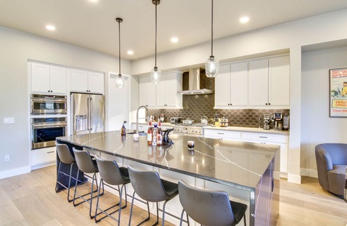 Bozeman House | Modern Bozeman Escape w/Bridger Mountain Views!