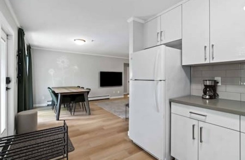 Killarney House | Modern & Charming 2 BR suite