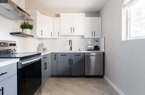 Encanto Condo | Modern Chic Condo In Midtown w/Pool & Hot Tub