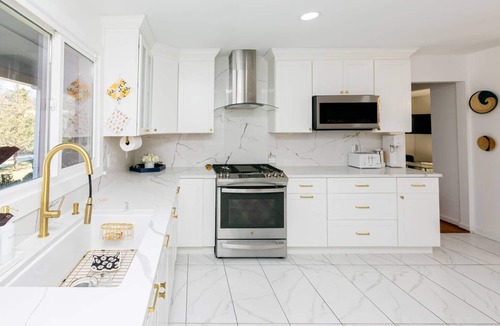 White Oak House | Modern Chic Home W/ Lots Of Natural Light Near DC