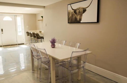 Algiers Point Bed & Breakfast | Modern Colorful and Perfectly Located in Algiers PT