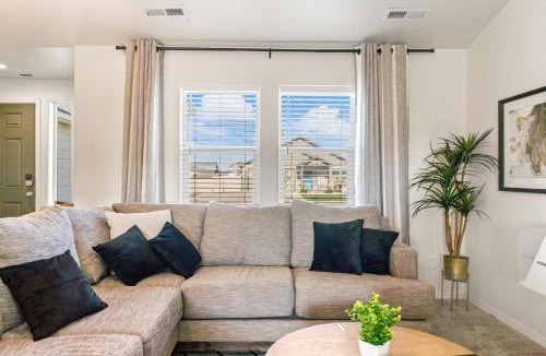 Caldwell House | Modern Comfort Caldwell 3b2b Home Sleeps 8!