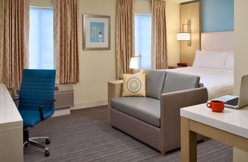 The Galleria Hotel | Modern Comfort in Houston's Shopping Hub! Close to Galleria Mall!