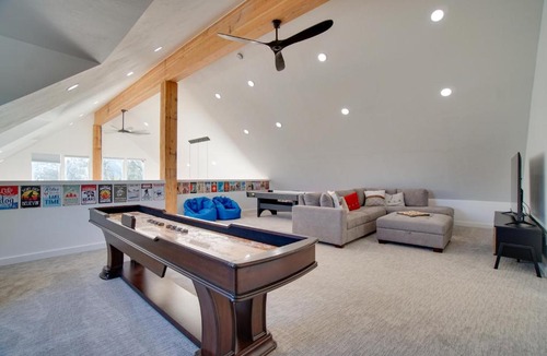 Donnelly House | Modern Donnelly Cabin with Private Hot Tub