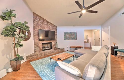 Fayetteville House | Modern Fayetteville Home Less Than 1 Mi to U of A!