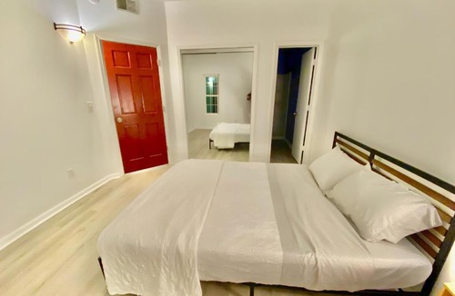 Wilmington Apartment | Modern Garden Suite Luxury Apartment
