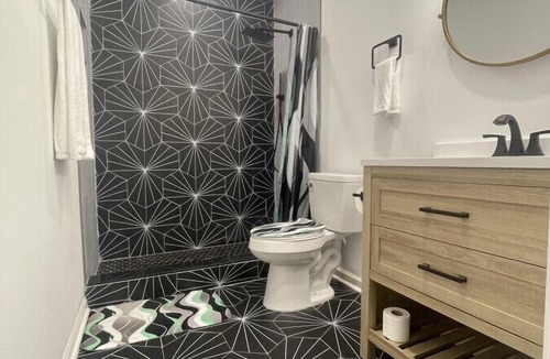 Greensboro House | Modern Greensboro Studio | Near PTI Airport