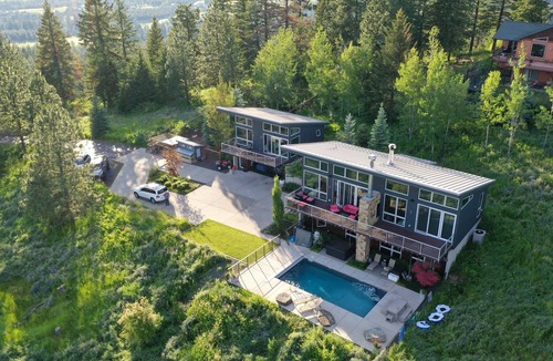Coeur d'Alene Cottage | Modern Guest House with Panoramic Lake and Palouse Views