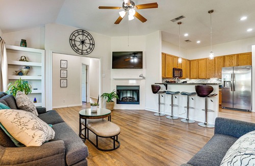 South Arlington House | Modern Home Near DFW: Work, Play + Relax!