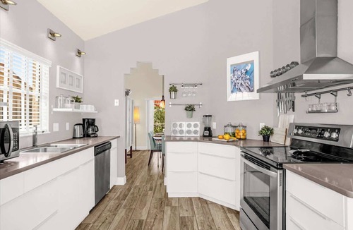 Ventura House | Modern Home w Patio & BBQ, Near Golf Course, MCO