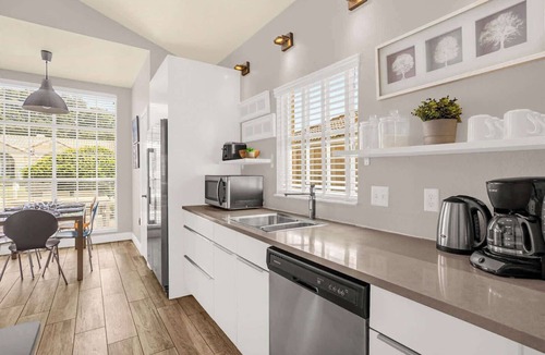 Ventura House | Modern Home w Patio & BBQ, Near Golf Course, MCO