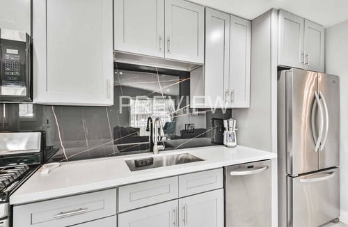 Spring Branch East House | Modern house near downtown galleria memorial mall and hospitals