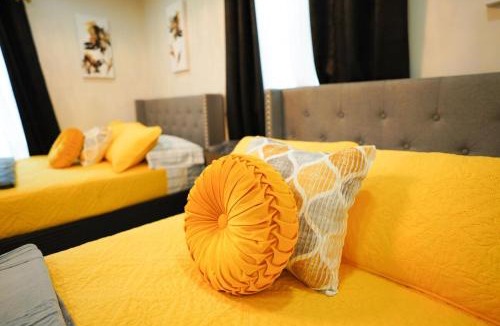 North Chesterfield House | Modern Luxe Retreat -Heart of Chesterfield