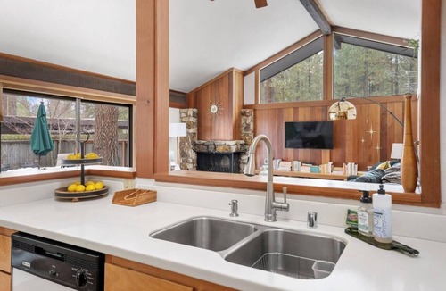 Graeagle Cabin | Modern Luxury Golf Cabin, Pets, A/C, couples