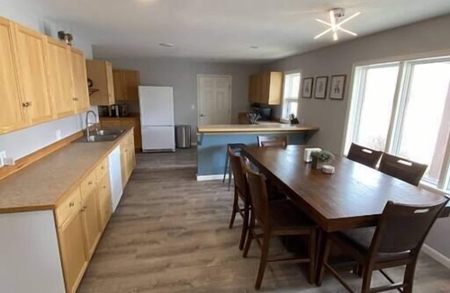 Dubois House | Modern Luxury Home on the River w/3 Bedrooms