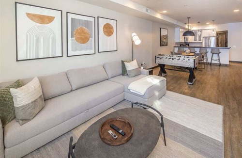 Big Sky Apartment | Modern Luxury Two Bedroom Condo