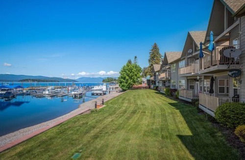 East Hope Condo | Modern Mountain Lakeside Retreat