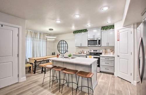 Garden City House | Modern Mountain Townhome about 1 Mi to Bear Lake!