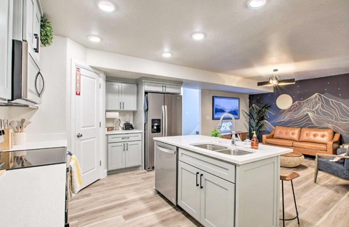 Garden City House | Modern Mountain Townhome about 1 Mi to Bear Lake!