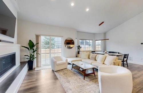 Columbia Falls House | Modern Mountain View Escape