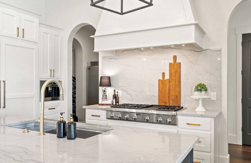 Austin House | Modern Oasis | Luxury Estate, Resort Pool & Guest House Near Austin