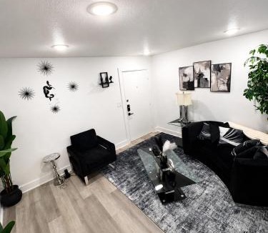 Old East Dallas Apartment | Modern Oasis Near Deep Ellum