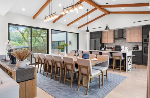 Riverside House | Modern Oasis w/Pool, Hot Tub, Rooftop Deck & Home Theater | Mariposa Retreat