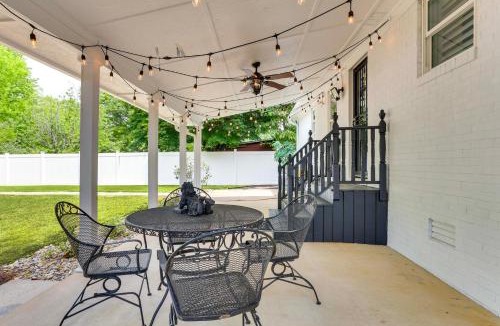 Jackson House | Modern Pet-Friendly Home with Covered Patio and Yard