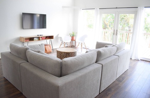 Pirates Beach House | Modern Pirates' Beach Bungalow - 5 Minute Walk to Beach