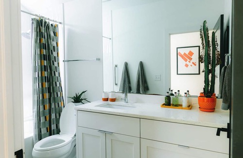 Chestnut Apartment | Modern Private Quiet East Austin Studio