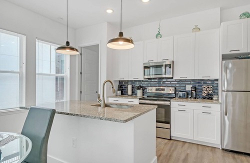 Castleberry Hill Apartment | Modern Retreat Charming 2-bedroom apart in the heart of Atlanta. LOCATION!