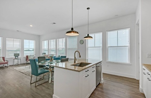 Castleberry Hill Apartment | Modern Retreat Charming 2-bedroom apart in the heart of Atlanta. LOCATION!