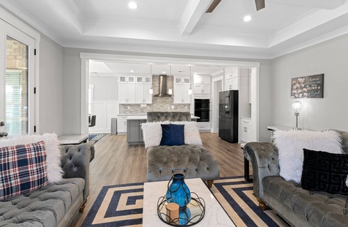 Charlotte House | Modern Retreat on 5 Private Acres