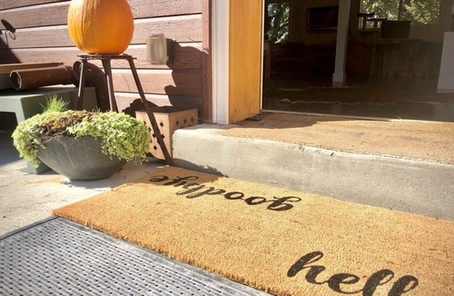 Olympus Cove House | Modern Retreat with Views! Hike, Golf, Ski & Games - Sleeps 8