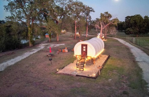 Satin House | Modern Rustic West Wagon_Spacious_Views