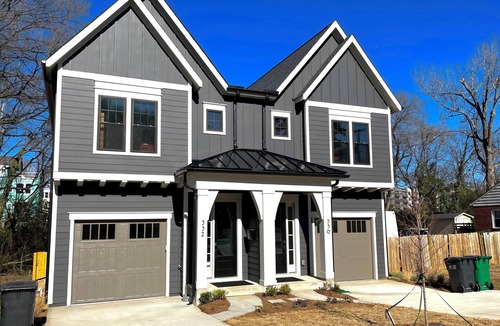 Charlotte House | Modern South End Home that Sleeps 10 - Walk to Breweries!