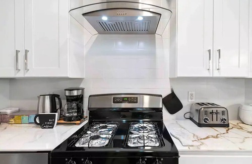 Barker House | Modern Spacious 5BD Home W Hot Tub Katy TX