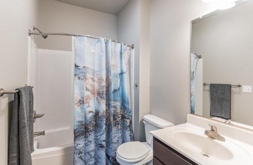 Ames Apartment | Modern Stay Near Jack Trice Stadium - Walk to ISU