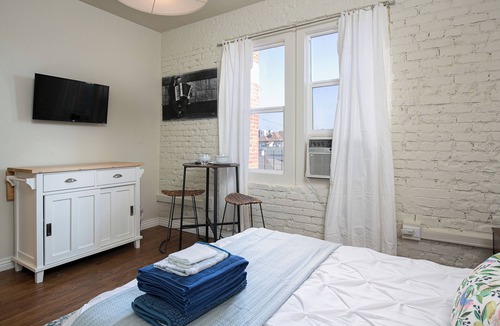 Westlake Hotel | Modern Studio for 2 Near Downtown Los Angeles