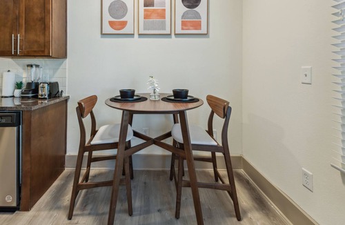 Cityplace Apartment | Modern Studio In The West Village. Uptown Area Gem