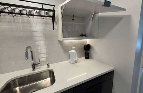 Fairfax District Apartment | Modern Studio w/Parking/Fully Furnished/Prime Location/Monthly Stay