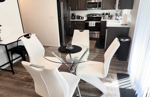Spokane Valley Apartment | Modern & Stylish, King bed, WiFi