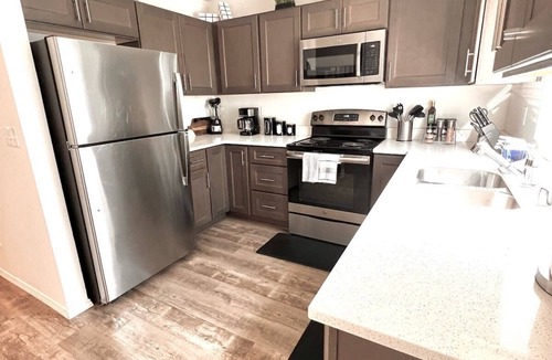 Spokane Valley Apartment | Modern & Stylish, King bed, WiFi