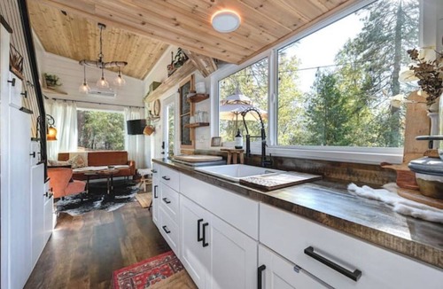 Cedar Ridge House | Modern Tiny House, feels like a Country Retreat