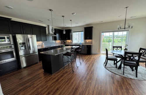 Short Pump House | Modern Townhome in welcoming Short Pump with fitness room and pool