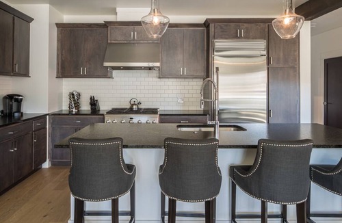 Big Sky Condo | Modern Townhouse Near Town Center with Private Hot Tub
