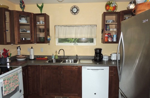 Sheridan House | Modern Two Bedroom House Six Blocks from Main Street Sheridan King & Queen Beds